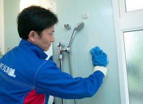 オリジナルのカビ取り剤でカビを除去 オリジナルのカビ取り剤でカビを除去